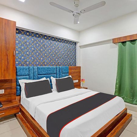Capital O Bhavya Villa Ahmedabad Exterior photo