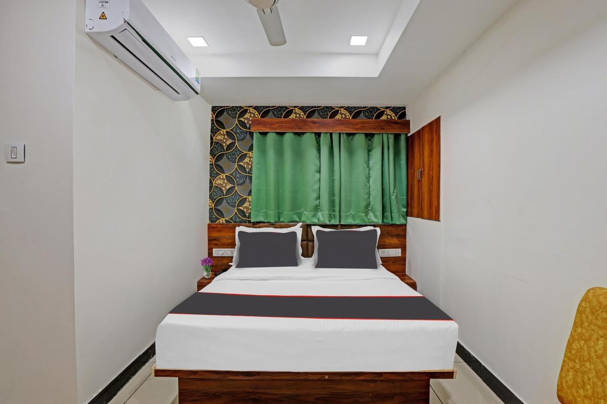 Capital O Bhavya Villa Ahmedabad Exterior photo