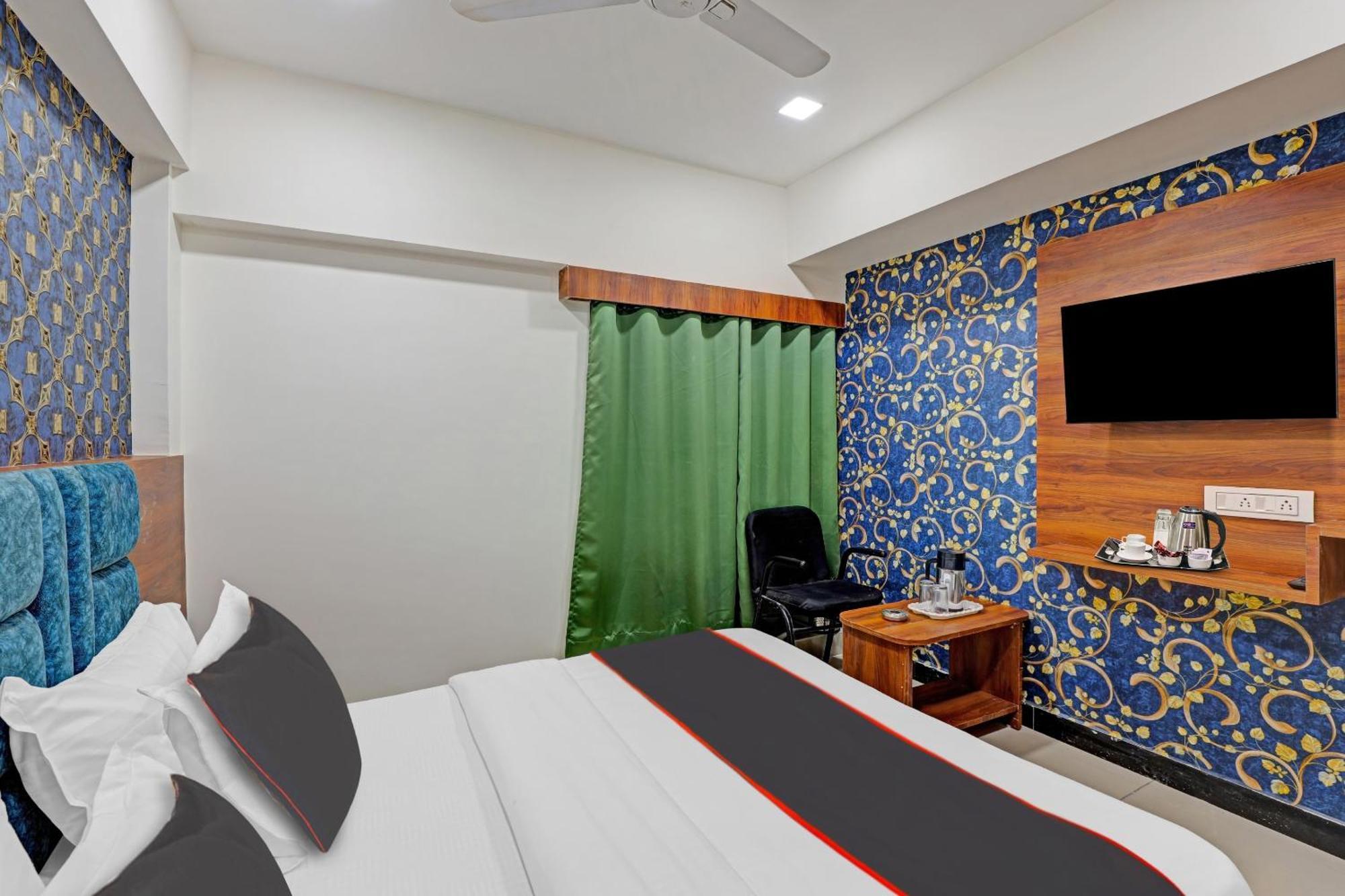 Capital O Bhavya Villa Ahmedabad Exterior photo