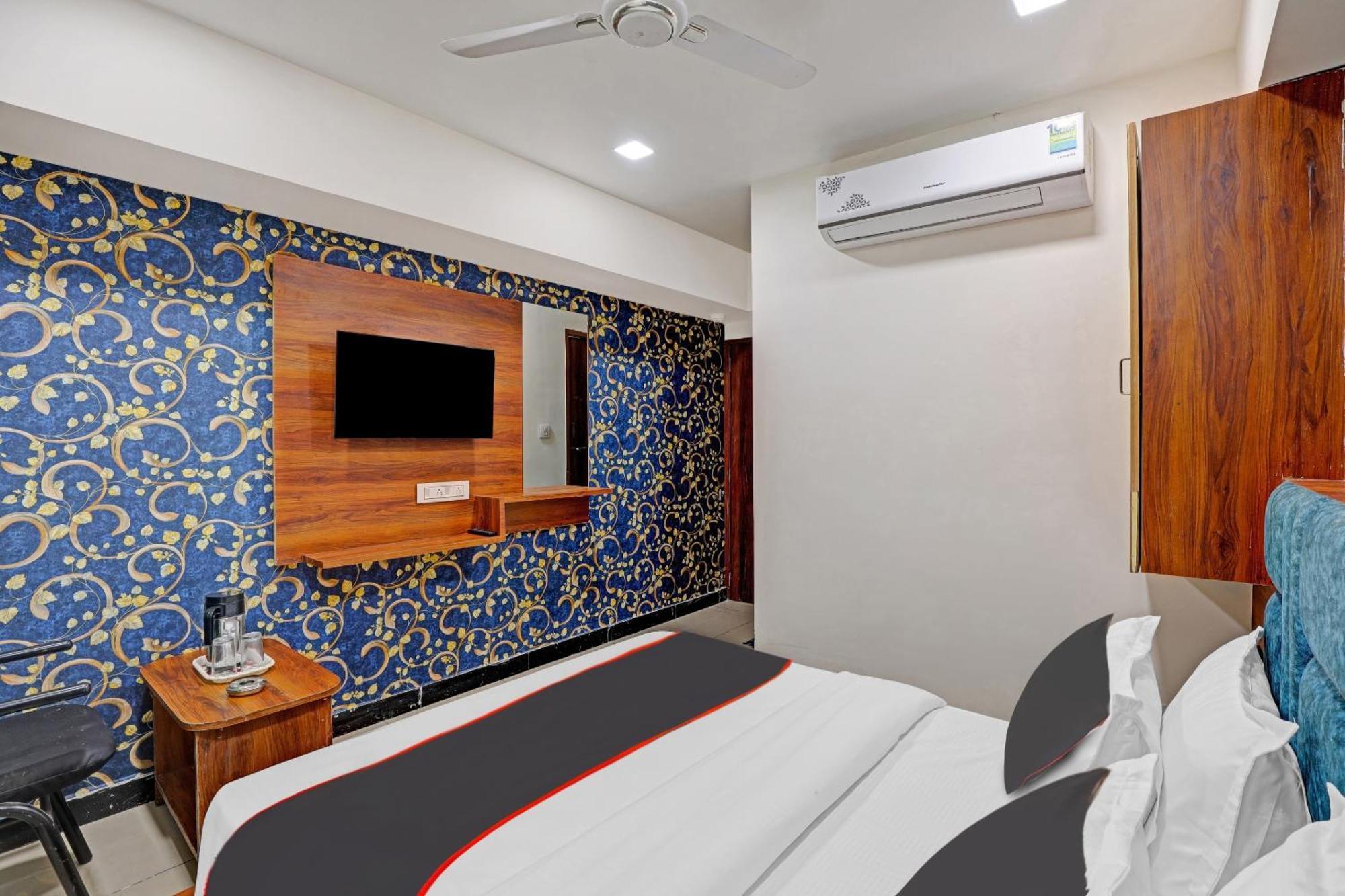 Capital O Bhavya Villa Ahmedabad Exterior photo