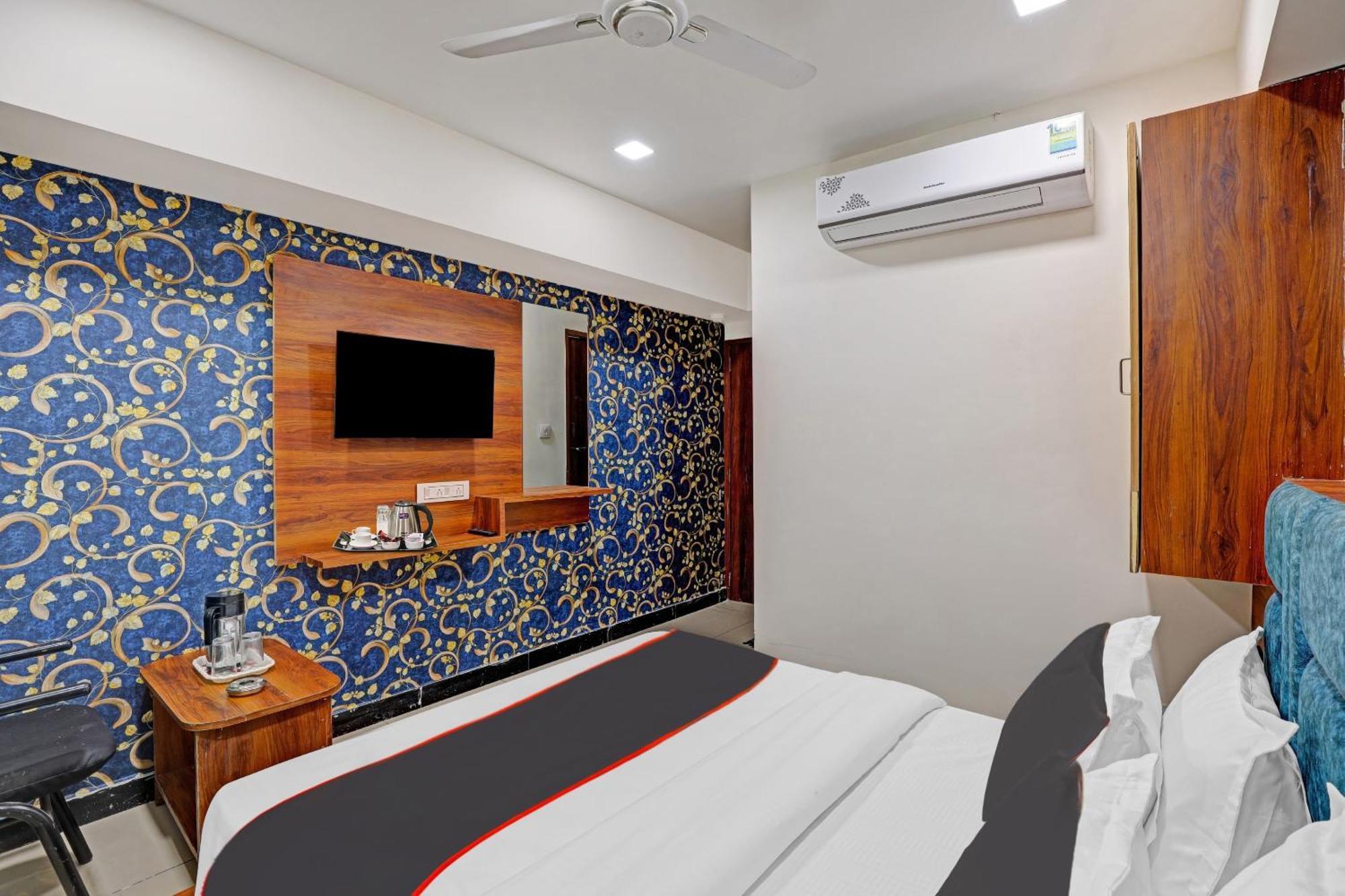 Capital O Bhavya Villa Ahmedabad Exterior photo